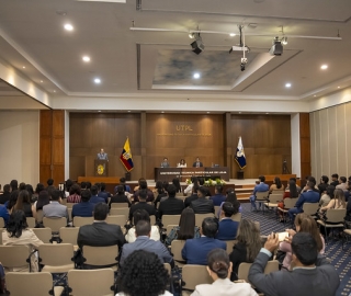 Ceremonia de entrega de certificaciones e insignias | Derecho UTPL Ceremonia de entrega de certificaciones e insignias | Derecho UTPL