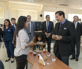 Visita de Nelson Guim, ministro (s) de producción a Prendho Visita de Nelson Guim, ministro (s) de producción a Prendho