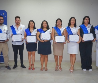 Nuevos profesionales de Galápagos recibieron su título Nuevos profesionales de Galápagos recibieron su título