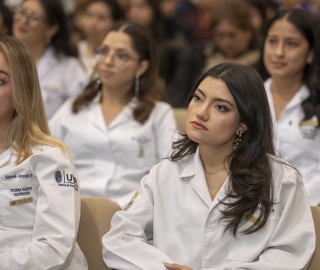 Imposición de mandiles a internos rotativos de la carrera de Nutrición y Dietética – Cohorte mayo 2025 / abril 2026