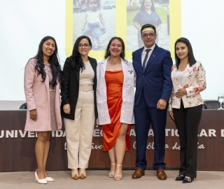 Imposición de mandiles a estudiantes de Fisioterapia