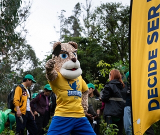 Reforestación en Cajanuma en alianza con Cascos Verdes