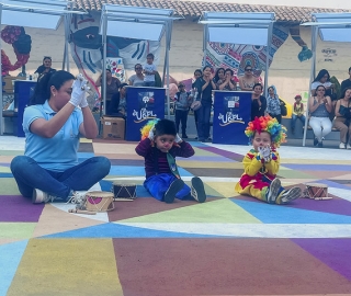 La UTPL participa en el Festival Internacional de Artes Vivas Loja con sus talentosos grupos de arte en la Plaza de la Cultura