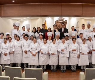 Investidura de estudiantes de primer ciclo de la carrera de Gastronomía UTPL