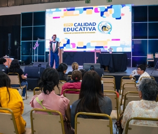 Presentación del microteatro Mujerón - Lucha femenina por la igualdad de los derechos