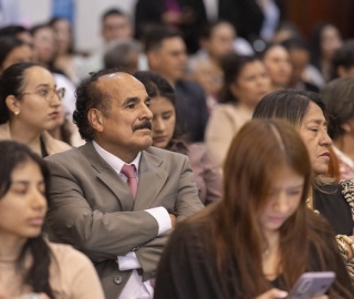 Imposición de mandiles a estudiantes de Fisioterapia