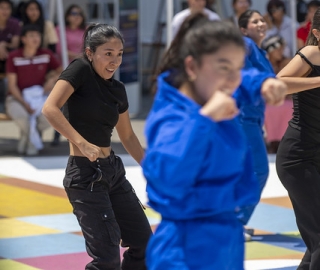 La UTPL participa en el Festival Internacional de Artes Vivas Loja con sus talentosos grupos de arte en la Plaza de la Cultura