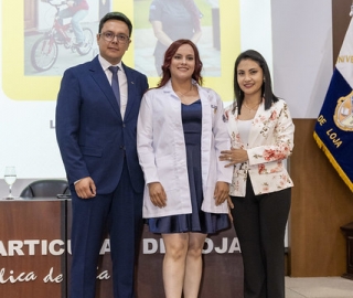 Imposición de mandiles a estudiantes de Fisioterapia