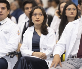 Imposición de Insignias – Carrera de Medicina Imposición de Insignias – Carrera de Medicina