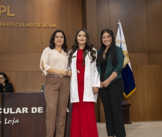 Imposición de Insignias – Carrera de Medicina