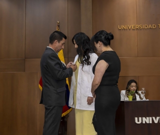 Imposición de Insignias – Carrera de Medicina