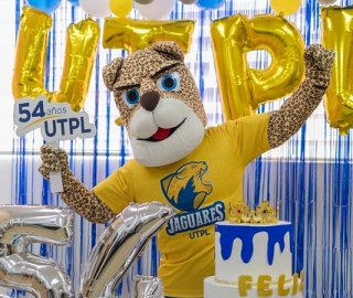 54 años UTPL