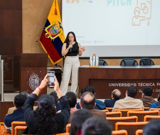 Talk "INNOVA: del concepto al mercado" e Innova Pitch Talk "INNOVA: del concepto al mercado" e Innova Pitch