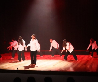 Carrera de Comunicación presentó la obra de teatro "Espejos" Carrera de Comunicación presentó la obra de teatro "Espejos"