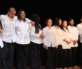 Carrera de Comunicación presentó la obra de teatro "Espejos" Carrera de Comunicación presentó la obra de teatro "Espejos"