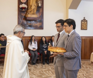 Imposición de Insignias – Carrera de Medicina