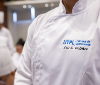Investidura de estudiantes de primer ciclo de la carrera de Gastronomía UTPL