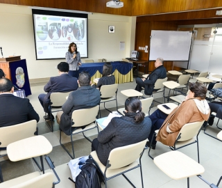 Conferencia: “La Responsabilidad Social en la formación universitaria" Conferencia: “La Responsabilidad Social en la formación universitaria"