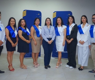 Nuevos profesionales de Galápagos recibieron su título Nuevos profesionales de Galápagos recibieron su título