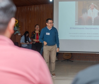 Renovando el amor: encuentro de parejas y matrimonios Renovando el amor: encuentro de parejas y matrimonios