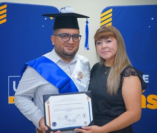 Nuevos profesionales de Galápagos recibieron su título Nuevos profesionales de Galápagos recibieron su título
