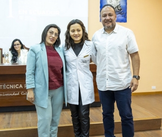 Imposición de mandiles a estudiantes de Nutrición y Dietética Imposición de mandiles a estudiantes de Nutrición y Dietética