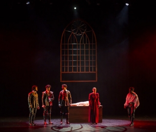 La Compañía de Teatro UTPL conmemoró sus 20 años de trayectoria artística con el estreno de la obra Otelo