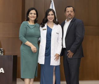 Imposición de Insignias – Carrera de Medicina