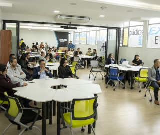 Café Científico UTPL | Datos para la toma de decisiones. Café Científico UTPL | Datos para la toma de decisiones.