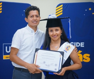 Nuevos profesionales de Galápagos recibieron su título Nuevos profesionales de Galápagos recibieron su título