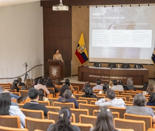 Conversatorio e inauguración de la exposición “Astrónomas” en UTPL