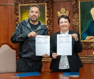 UTPL y Bienal de Cuenca firman convenio para impulsar el Congreso de las Nuevas Pedagogías del Arte Contemporáneo UTPL y Bienal de Cuenca firman convenio para impulsar el Congreso de las Nuevas Pedagogías del Arte Contemporáneo