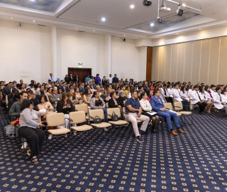 Imposición de mandiles a estudiantes de Fisioterapia