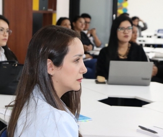 Café Científico sobre la gestión del suelo urbano, problemas y desafíos en Loja