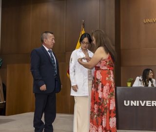 Imposición de Insignias – Carrera de Medicina