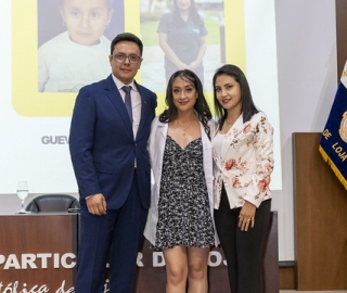 Imposición de mandiles a estudiantes de Fisioterapia