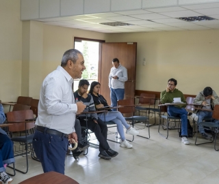 Aldea Global: La internacionalización de la práctica artística dictado por el docente Óscar Verde, de la Universidad Autónoma de México Aldea Global: La internacionalización de la práctica artística dictado por el docente Óscar Verde, de la Universidad Autónoma de México