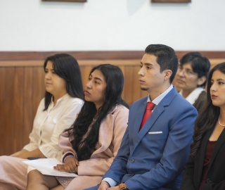 Imposición de mandiles a estudiantes de Fisioterapia