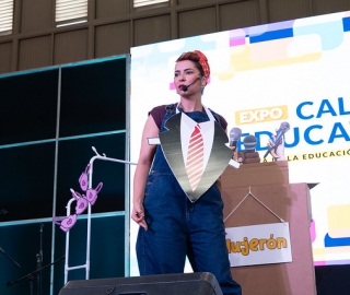 Presentación del microteatro Mujerón - Lucha femenina por la igualdad de los derechos Presentación del microteatro Mujerón - Lucha femenina por la igualdad de los derechos