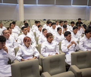 Investidura de estudiantes de primer ciclo de la carrera de Gastronomía UTPL