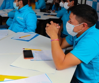 Proyecto de vinculación: Enseñanza de seguridad vial a conductores de vehículos Proyecto de vinculación: Enseñanza de seguridad vial a conductores de vehículos
