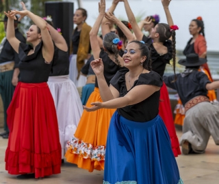 UTPL, escenario del arte y la diversidad cultural en el Festival Folclóricos Internacionales (FESFIN) 2025 UTPL, escenario del arte y la diversidad cultural en el Festival Folclóricos Internacionales (FESFIN) 2025