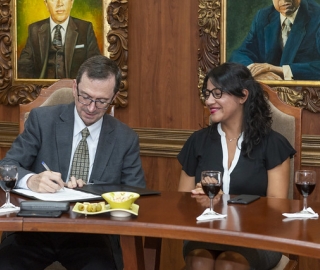 Designación y posesión de Directora General de Vinculación con la Sociedad Designación y posesión de Directora General de Vinculación con la Sociedad