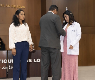 Imposición de Insignias – Carrera de Medicina