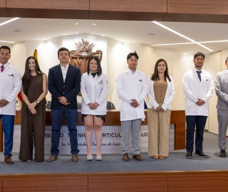 Imposición de mandiles | Carrera de Bioquímica y Farmacia