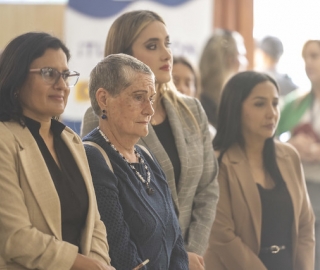 Conversatorio e inauguración de la exposición “Astrónomas” en UTPL