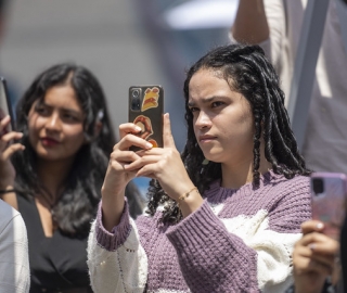 La UTPL participa en el Festival Internacional de Artes Vivas Loja con sus talentosos grupos de arte en la Plaza de la Cultura