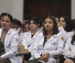 Ceremonia de imposición de mandiles a los estudiantes de 7mo ciclo de la carrera de Psicología Clínica