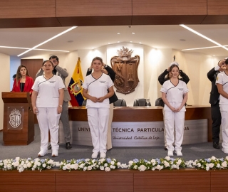 Imposición de Indumentaria a los estudiantes de Enfermería Imposición de Indumentaria a los estudiantes de Enfermería