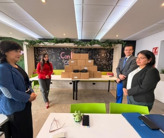 Bagó donó 60 gafas no electrónicas a la UTPL